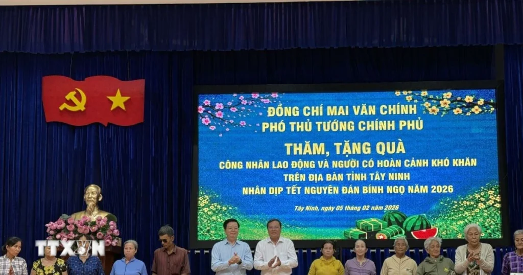 Phó Thủ tướng Mai Văn Chính tặng quà Tết công nhân, người khó khăn tại Tây Ninh 1 pho thu tuong mai van chinh tang qua tet cong nhan nguoi kho khan tai tay ninh 05 1