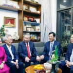 tong bi thu tham chuc tet gia dinh nha giao va thay thuoc nhan dan 1 resize