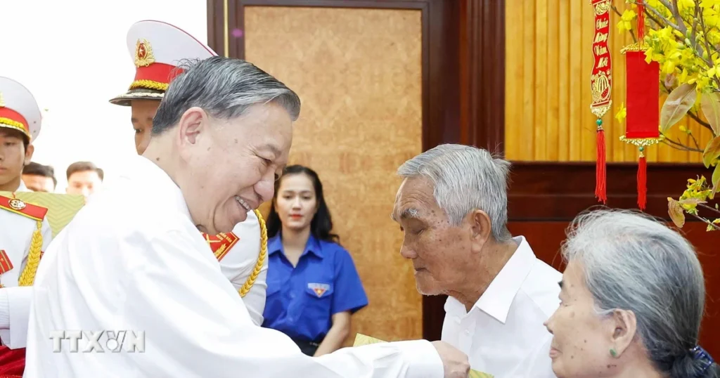 Tổng Bí thư chúc Tết Đảng bộ, chính quyền, nhân dân tỉnh Tây Ninh 1 tong bi thu to lam tham chuc tet dang bo tay ninh 3 resize