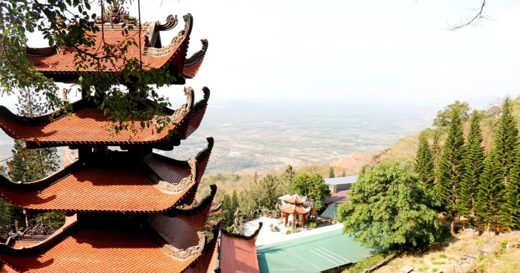 Vẻ đẹp thắng cảnh quốc gia núi Tà Cú tại Lâm Đồng 1 ve dep thang canh quoc gia nui ta cu tai lam dong 9 resize