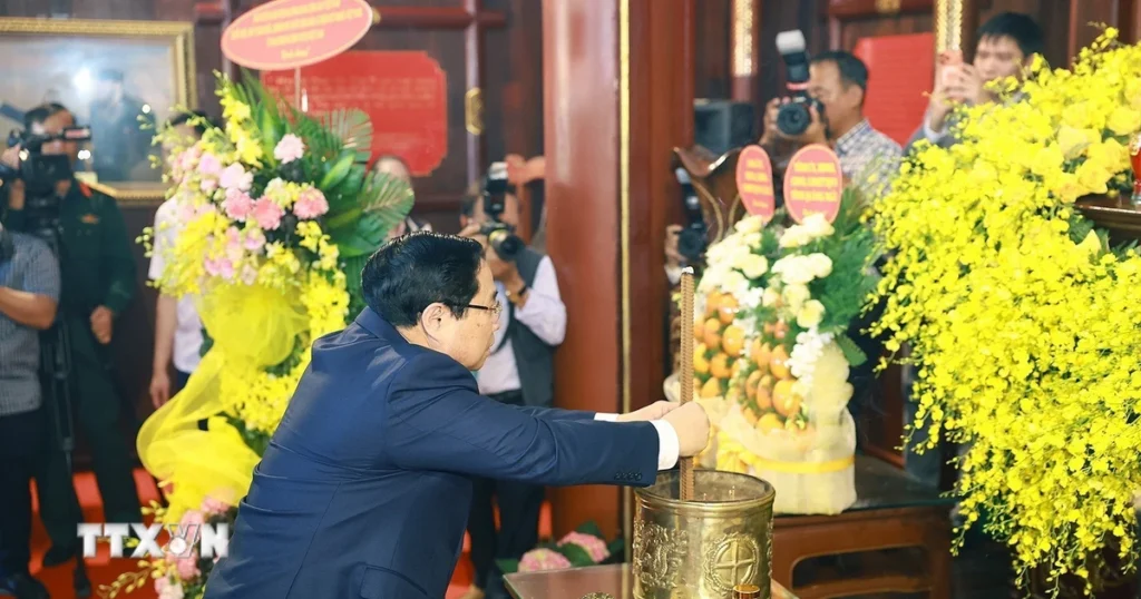 Thủ tướng dự Lễ kỷ niệm 120 năm Ngày sinh đồng chí Phạm Văn Đồng 1 0103 thu tuong ngay sinh pham van dong 10