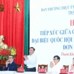 0403 thuong truc ban bi thu tiep xuc cu tri da nang 6