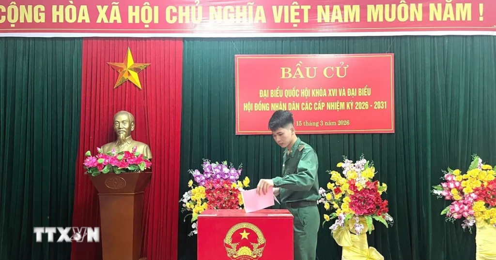 Quảng Trị: Cán bộ, chiến sỹ lực lượng vũ trang tự hào thực hiện quyền cử tri 1 1503 cu tri chien sy quang tri
