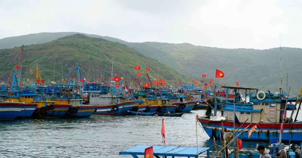 Tiếp sức cho ngư dân, người lao động thực hiện quyền công dân 1 bau cu ngu dan