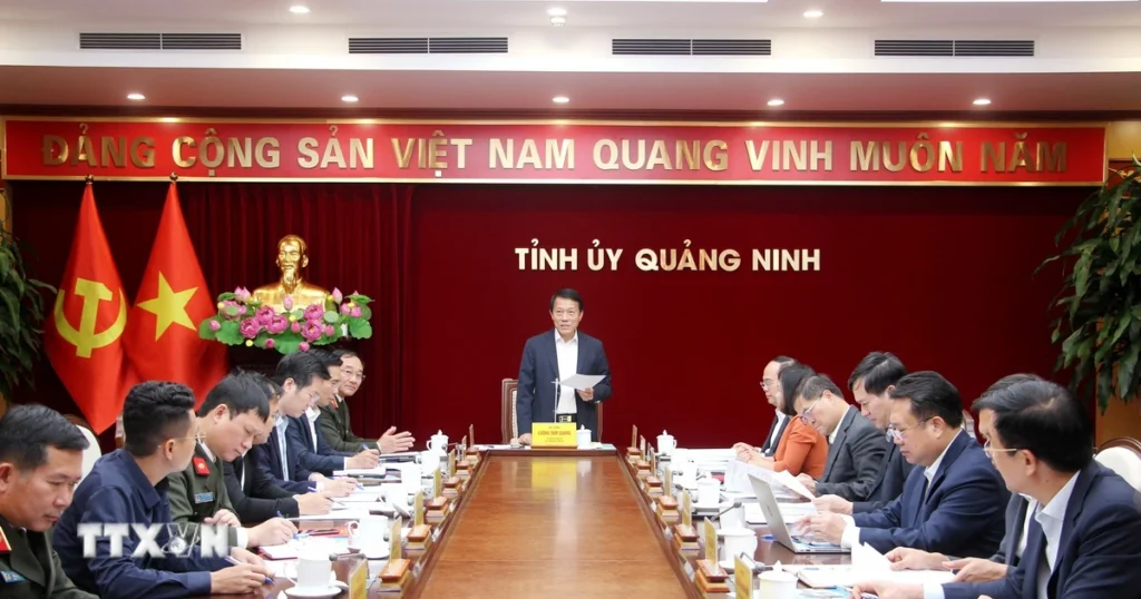 Công bố quyết định kiểm tra, giám sát tại tỉnh Quảng Ninh 1 bo chinh tri ban bi thu cong bo quyet dinh kiem tra giam sat tai tinh quang ninh 8618838 1