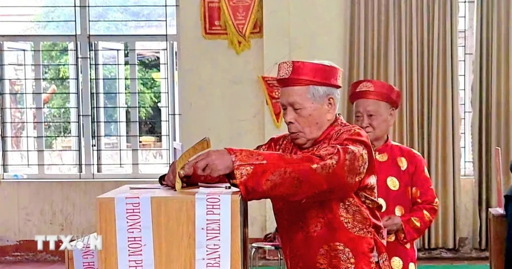 Truyền thông quốc tế đưa tin đậm nét về “Ngày hội non sông” của Việt Nam 1 cu tri bac ninh phan khoi tham gia bau cu