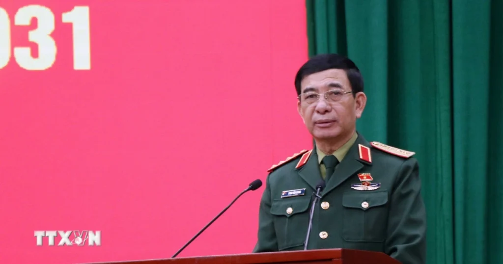 Đại tướng Phan Văn Giang tiếp xúc cử tri trên địa bàn tỉnh Thái Nguyên 1 dai tuong phan van giang tiep xuc cu tri 1