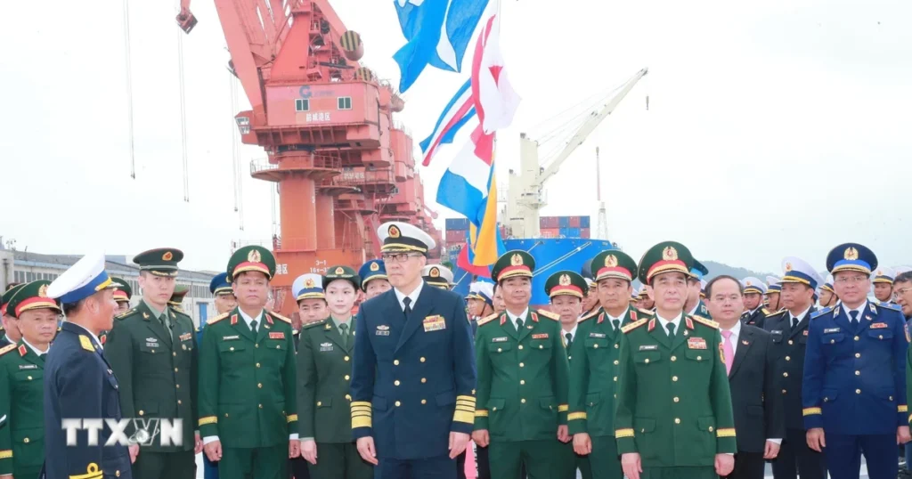 Kết thúc Giao lưu hữu nghị quốc phòng biên giới Việt Nam-Trung Quốc lần thứ 10 1 giao luu huu nghi quoc phong bien gioi viet nam trung quoc lan thu 10 tai trung quoc 5