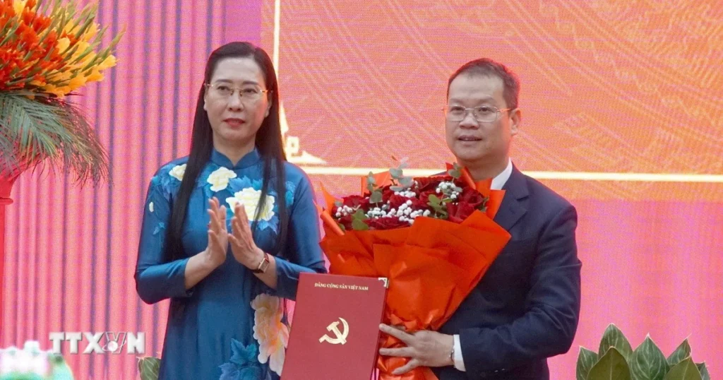 Ông Nguyễn Mạnh Hùng giữ chức Phó Bí thư Thành ủy Đà Nẵng 1 ong nguyen manh hung pho bi thu thanh uy da nang 2