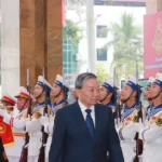 tong bi thu to lam du va trao danh hieu anh hung llvt nhan dan cho quan chung hai quan 4 resize