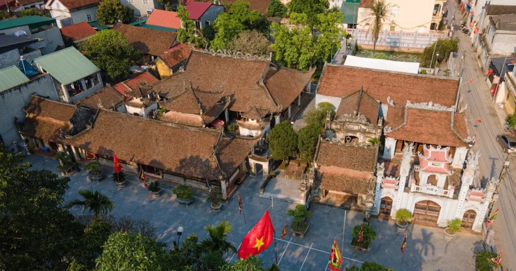Làng cổ Hùng Lô: Điểm dừng chân không thể bỏ qua với du khách khi về Đất Tổ 1 0804 dinh co hung lo