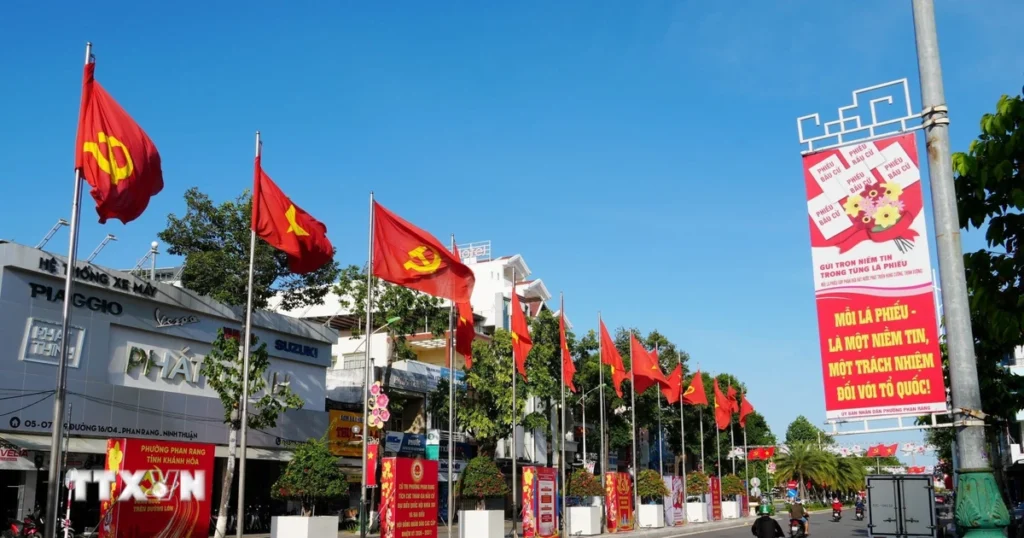 Người đại biểu dân cử: Hiểu, giải quyết vấn đề, phát triển địa phương 1 bau cu quoc hoi va hdnd khanh hoa 24