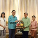 dai su quan viet nam tai thai lan chuc mung tet lao 1