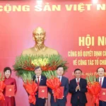 hoi nghi cong bo quyet dinh cua bo chinh tri ve cong tac to chuc va can bo 01 1 2
