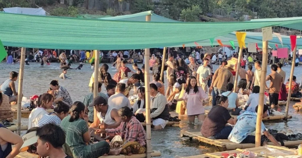 Lễ hội Songkran xuyên biên giới nối kết Thái Lan, Myanmar, Lào 1 le hoi songkran