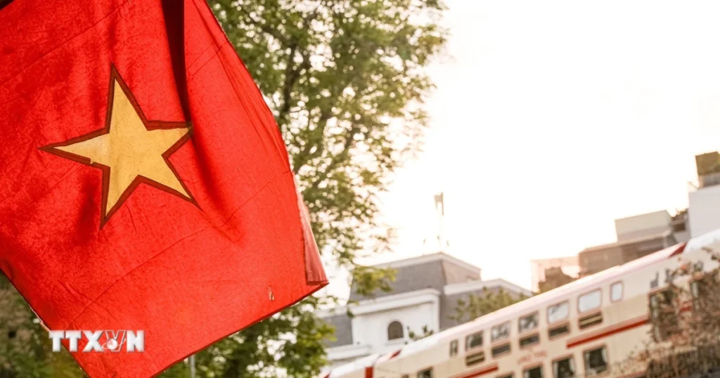 Hành trình khám phá văn hóa Hà Nội qua trải nghiệm “Tàu 5 cửa ô” 1 tau 5 cua o 5