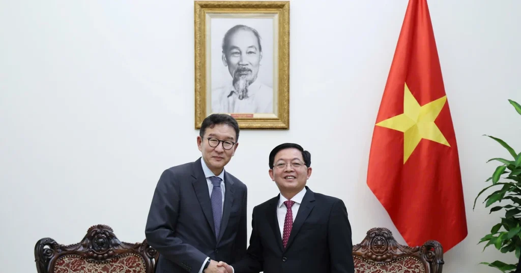 Tập đoàn năng lượng GS của Hàn Quốc mở rộng hoạt động sang lĩnh vực bán lẻ tại Việt Nam 1 viet nam han quoc 2603 1