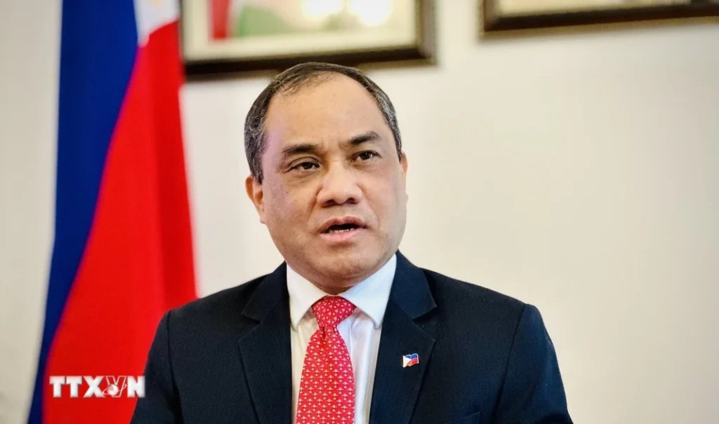 Đại sứ Philippines: Kỳ vọng những đóng góp của Việt Nam ở Hội nghị Cấp cao ASEAN 1 dai su philippines francisco noel r fernandez iii