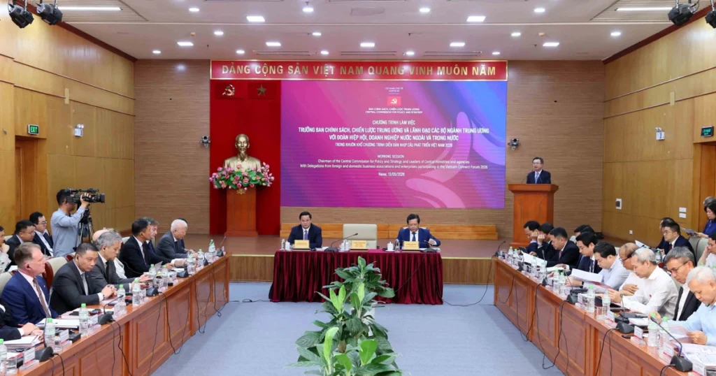 doanh nghiep nuoc ngoai va trong nuoc 8757663