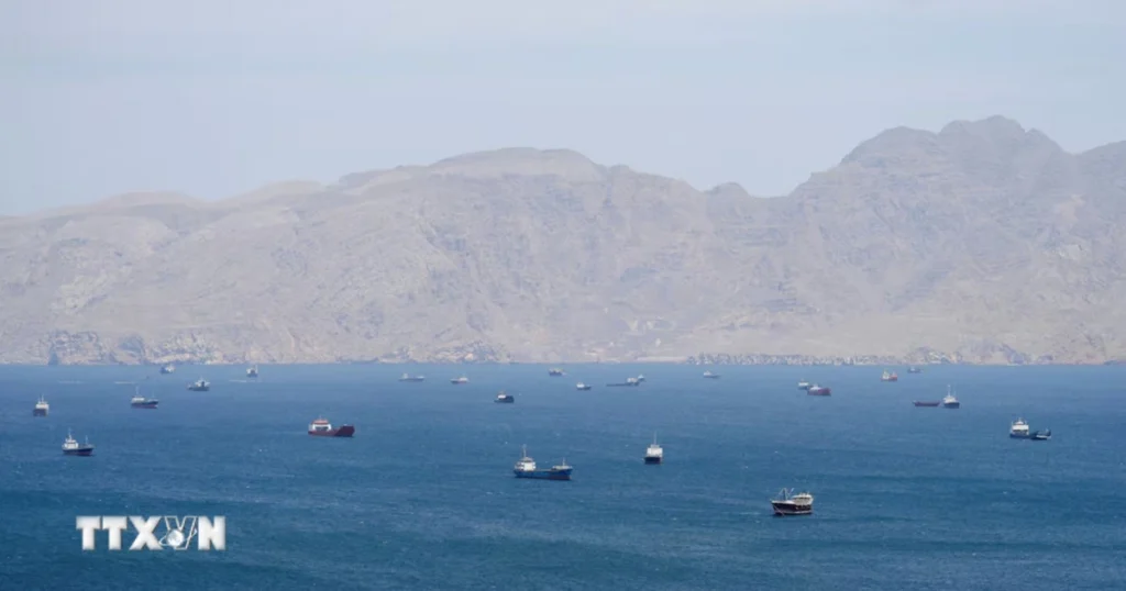 Xung đột Trung Đông: Hy vọng mở lại eo biển Hormuz rất mong manh 1 eo bien hormuz 8750395