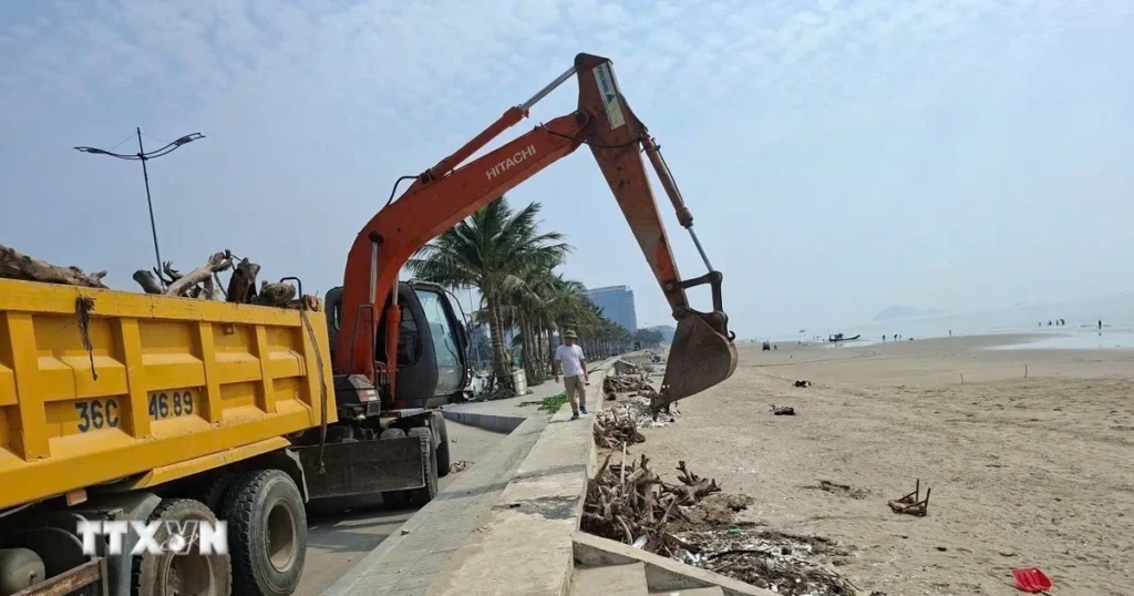 Rác thải tại bãi biển Hải Tiến đã được dọn sạch, sẵn sàng đón khách du lịch 1 hai tien