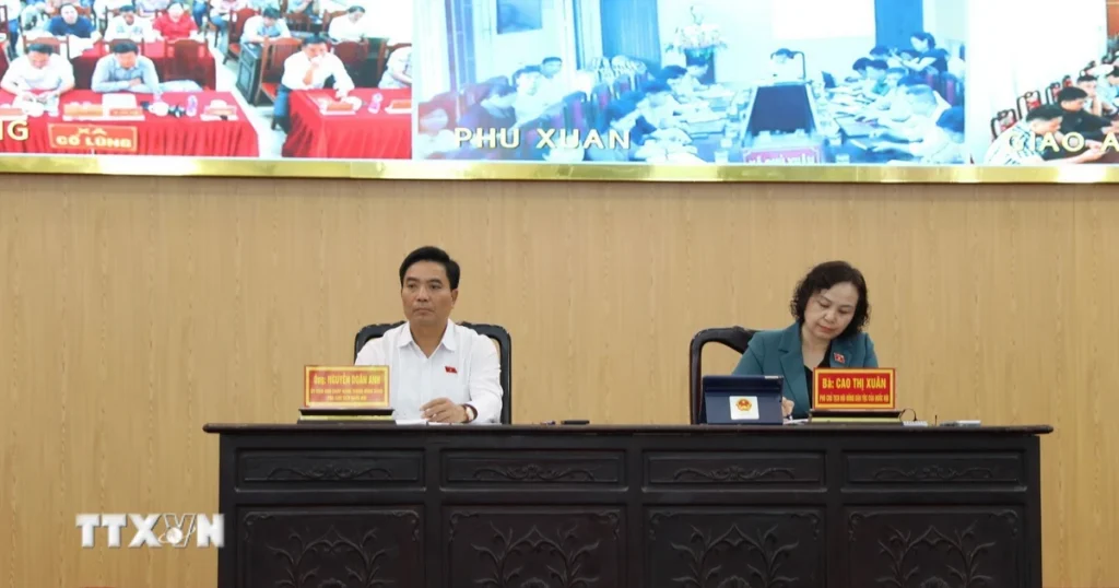 Phó Chủ tịch Quốc hội Nguyễn Doãn Anh tiếp xúc cử tri ở tỉnh Thanh Hóa 1 pho chu tich quoc hoi nguyen doan anh tiep xuc cu tri tai thanh hoa 2