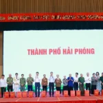 thu tuong tang qua cho gia dinh chinh sach tai hai phong 2