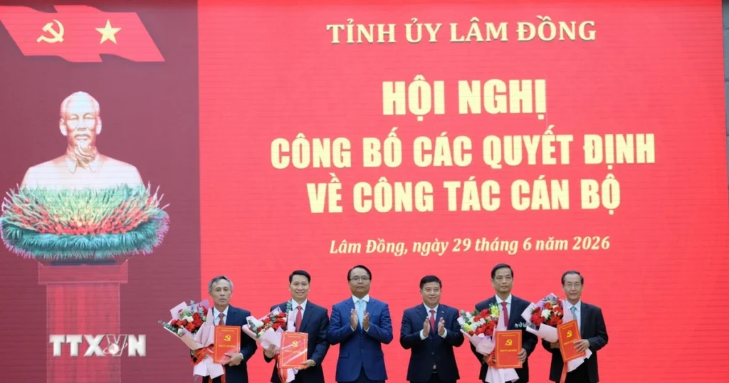 Lâm Đồng điều động, bổ nhiệm nhiều cán bộ chủ chốt 1 lam dong dieu dong bo nhiem 10 chuc danh can bo chu chot 1
