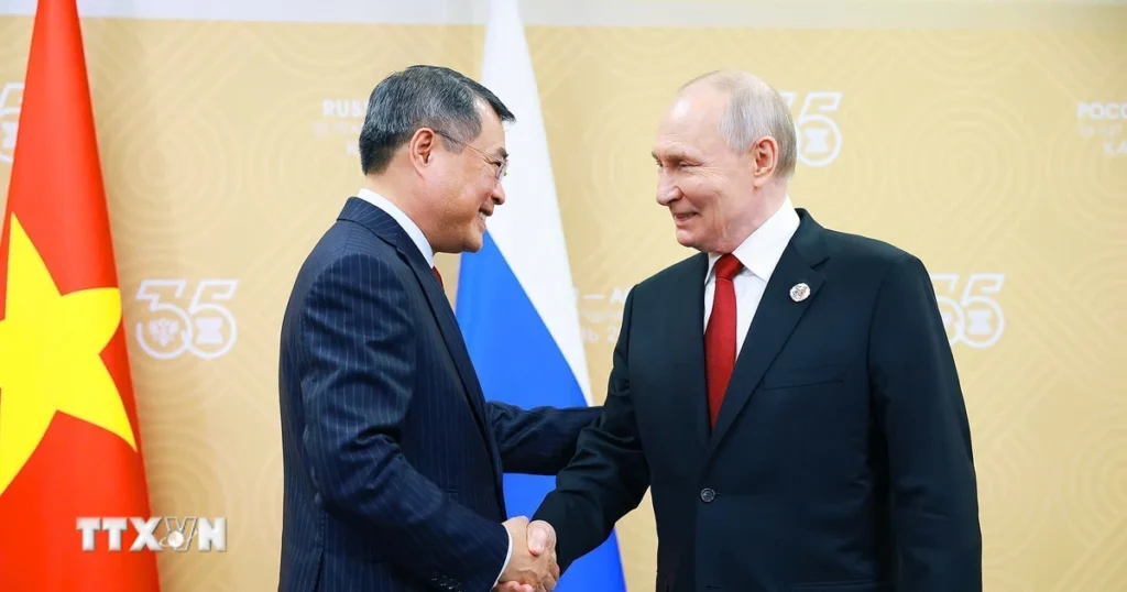 Thủ tướng Lê Minh Hưng hội kiến Tổng thống Nga Vladimir Putin 1 thu tuong le minh hung hoi kien tong thong nga vladimir putin 1806 4 1