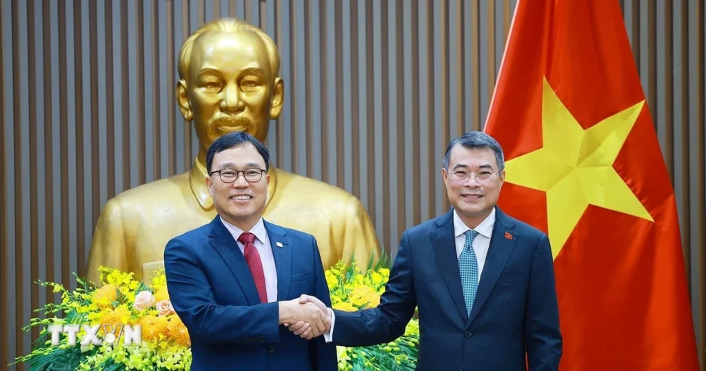 Thủ tướng: Việt Nam và Hàn Quốc hướng tới kim ngạch thương mại 100 tỷ USD 1 thu tuong tiep dai su han quoc choi young sam den chao tu biet 2906 1 1