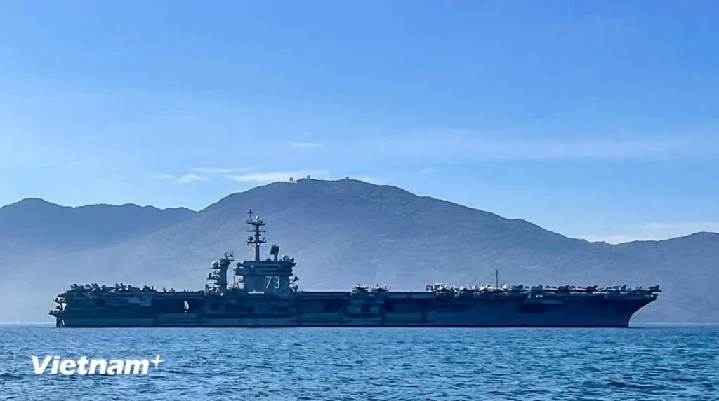 Diện mạo biên đội tàu sân bay Hoa Kỳ trong lần thứ 4 đến thăm Việt Nam 1 20260730 dontau sanbay my 26