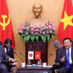 chu tich hoi dong ly luan trung uong tiep quyen tong thu ky dang dan chu tu do nhat ban 1
