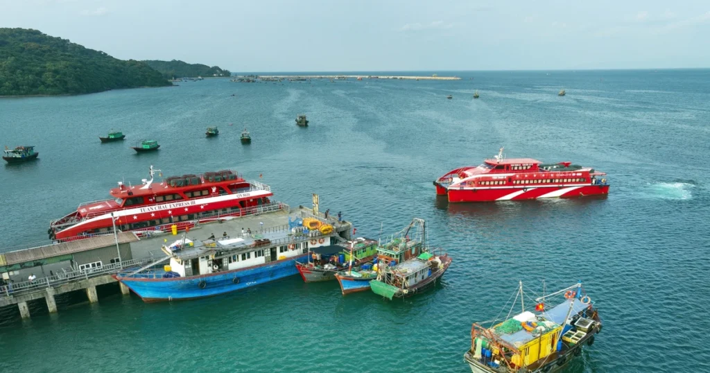 Quảng Ninh đẩy mạnh cơ cấu lại kinh tế biển theo hướng bền vững 1 co to