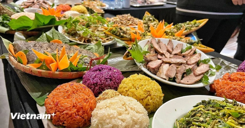 Du lịch ẩm thực cuối Hè: Những điểm đến được người Việt tìm kiếm nhiều nhất 1 du lich lang nghe 7