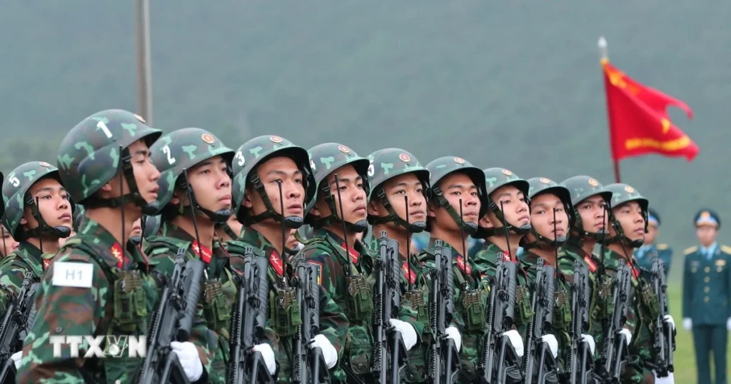 Hoàn thiện dự án Luật sửa đổi một số điều của 9 luật về quân sự, quốc phòng 1 hop luyen giai phong mien nam 16