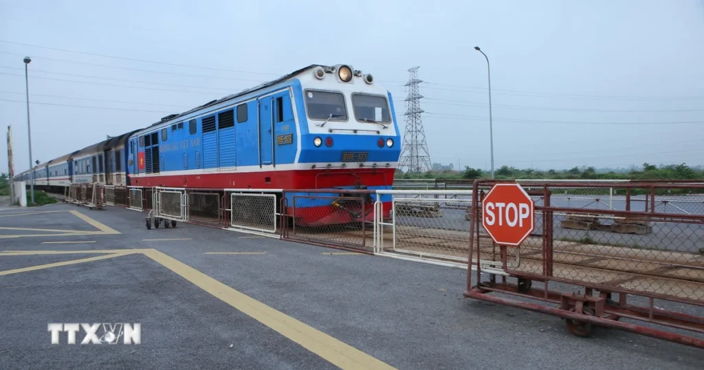 Dự kiến đưa tàu du lịch Huế-Phong Nha vào khai thác từ ngày 1/9 1 ninh binh thao go vuong mac de phat huy hieu qua tuyen tinh lo 485b 8683477