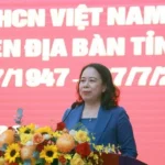pho chu tich nuoc vo thi anh xuan tham tang qua nguoi co cong tinh khanh hoa