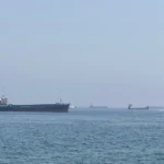 tau thuyen luu thong tro lai qua eo bien hormuz resize