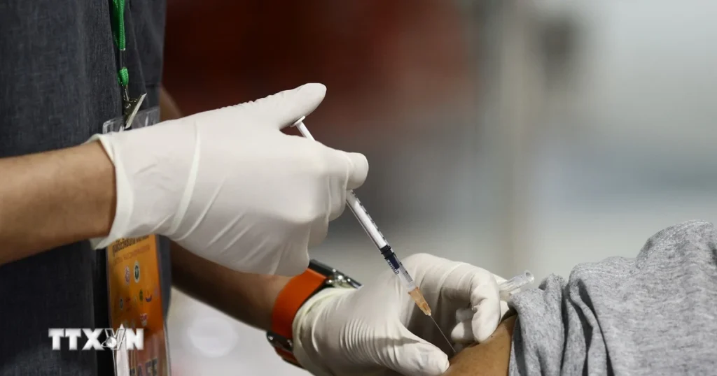 Anh ghi nhận ca tử vong đầu tiên ở người lớn do mắc bệnh sởi 1 tiem vaccine