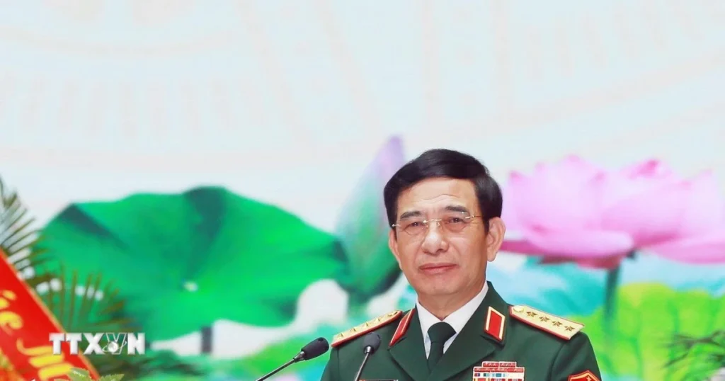 2012 dai tuong phan van giang phu nu toan quan 2