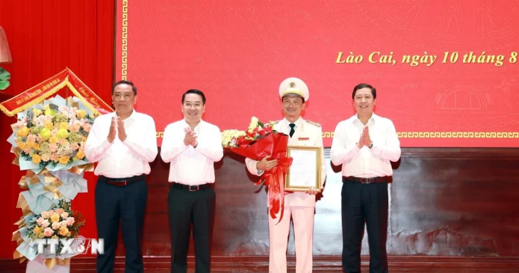 cong bo quyet dinh bo nhiem giam doc cong an tinh lao cai 1008