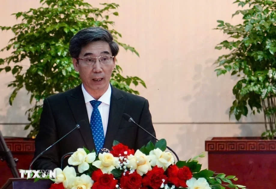 Phê chuẩn miễn nhiệm chức vụ Phó Chủ tịch Ủy ban Nhân dân thành phố Đà Nẵng 1 ong tran chi cuong