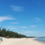 quang tri ve dep tu nhien cua bai bien cua viet ben hai cover