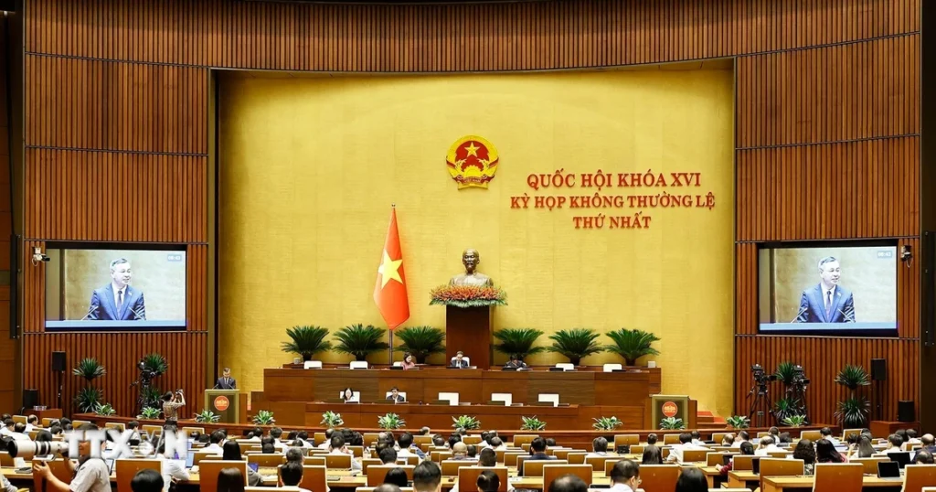 Thông cáo báo chí số 15 Kỳ họp không thường lệ thứ Nhất, Quốc hội khóa XVI 1 quoc hoi thao luan ve dinh huong xay dung du an luat ngan sach nha nuoc hop nhat 8973575 1