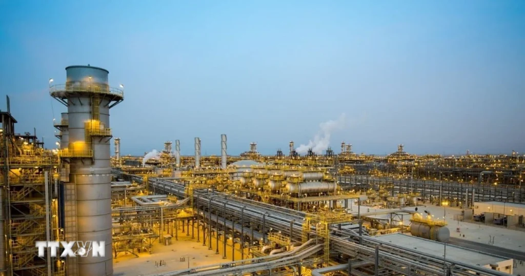 Thế giới mất hơn 2,6 tỷ thùng dầu kể từ khi xung đột Mỹ-Iran bùng phát 1 saudi aramco dau chau a 2403