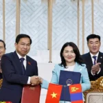 chu tich quoc hoi tran thanh man va chu tich quoc hoi mong co sandag byambatsogt chung kien le ky ket van kien hop tac