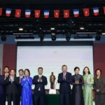 tong bi thu chu tich nuoc to lam va phu nhan gap go cong dong nguoi viet nam tai phap 2